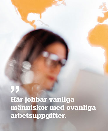 Linda, administratör. Här jobbar vanliga människor med ovanliga arbetsuppgifter.